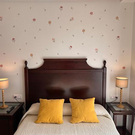 Hotel Y Apartamentos La Lonja Onís Екстериор снимка