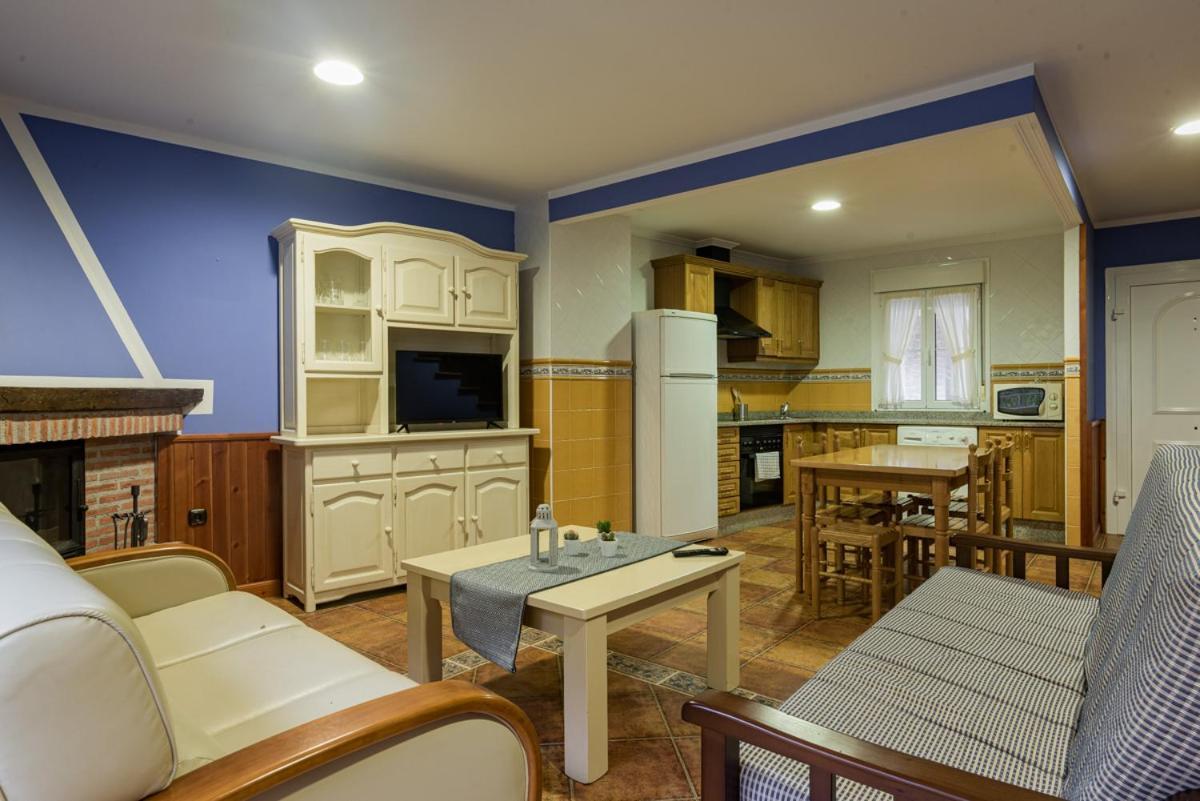 Hotel Y Apartamentos La Lonja Onís Екстериор снимка