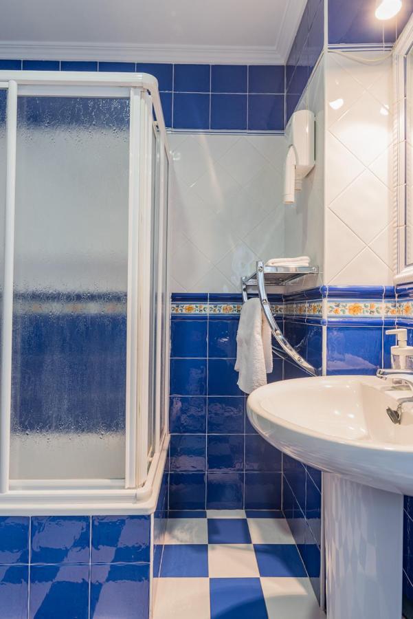 Hotel Y Apartamentos La Lonja Onís Екстериор снимка