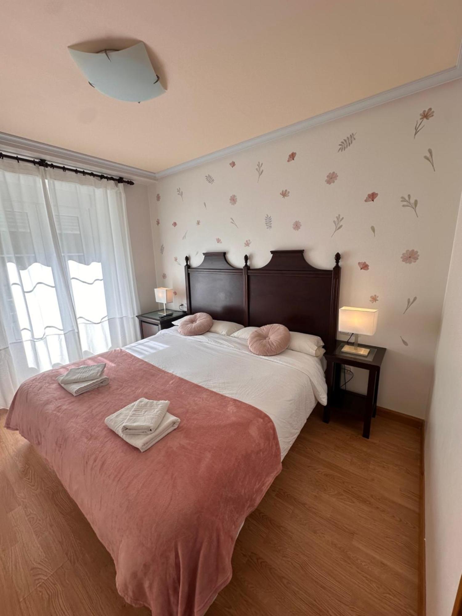 Hotel Y Apartamentos La Lonja Onís Екстериор снимка